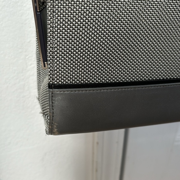 🎀Tumi Voyager Business Tote - Picture 3 of 16